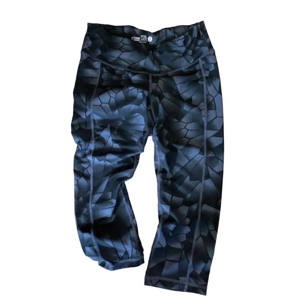 Active High - Waisted Printed Leggings Black / Gray Capris Length M